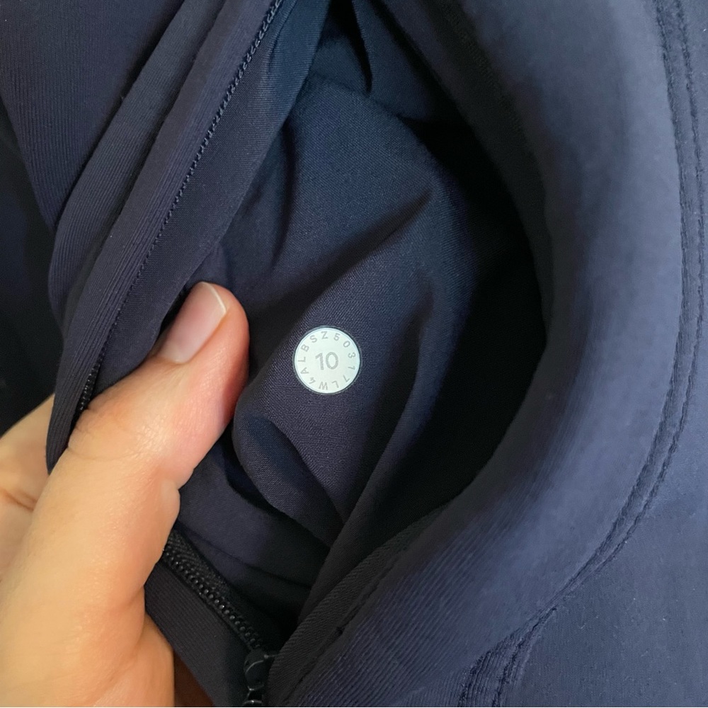 Lululemon Jacket - Picture 3 of 6